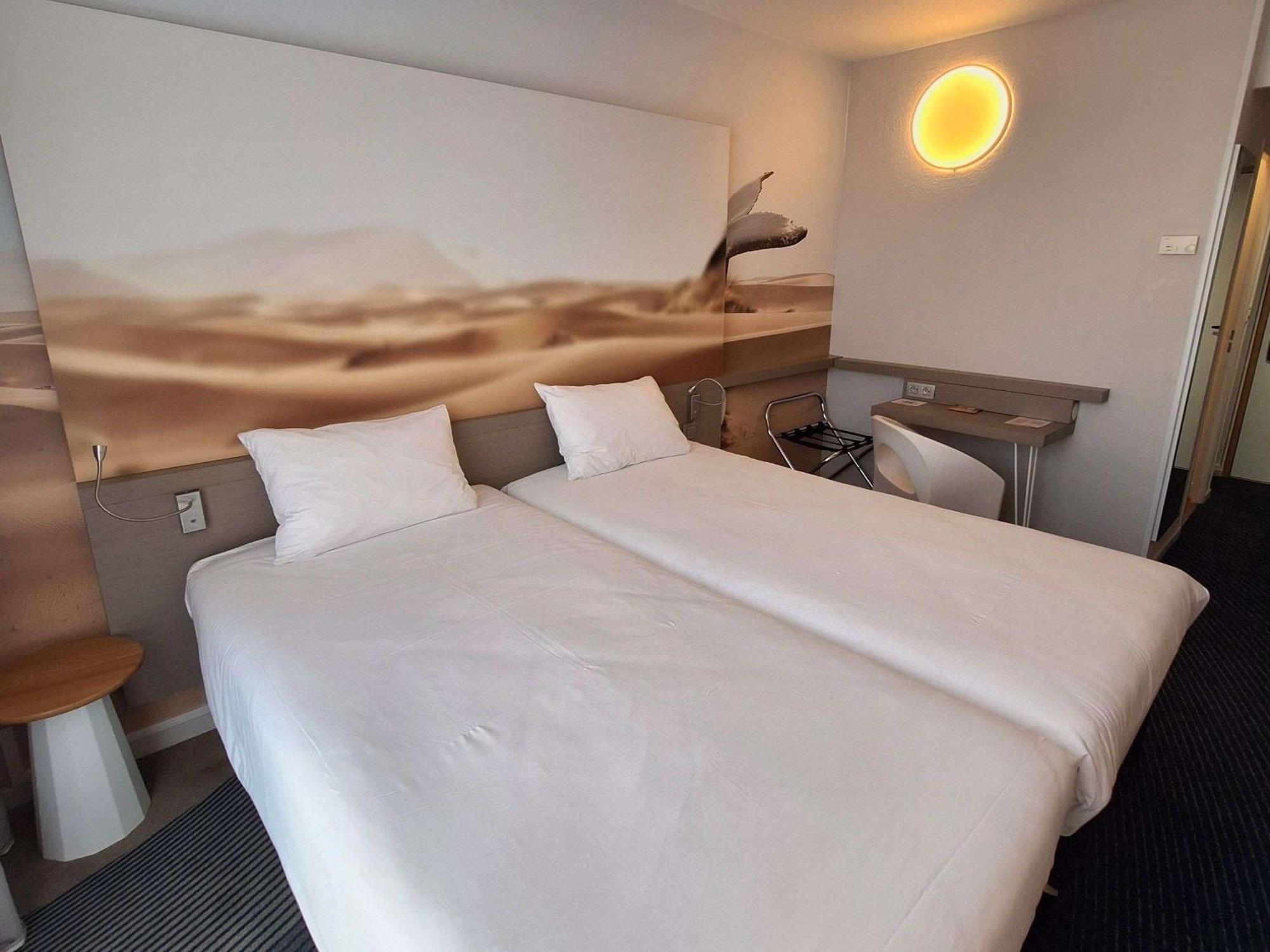 Ibis Styles Toulon Centre Port Hotel Exterior photo